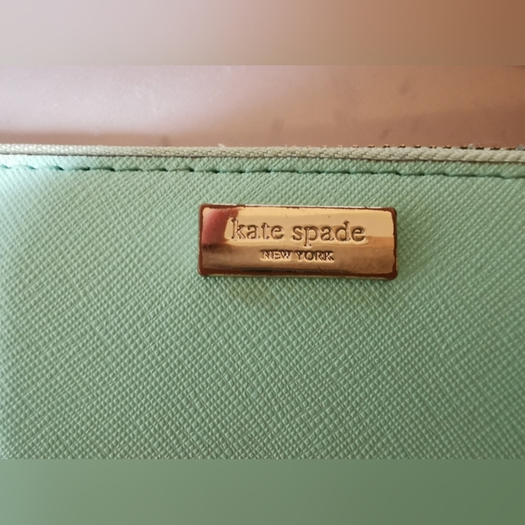 Kate Spade Tiffany Blue Wallet - Picture 2 of 4